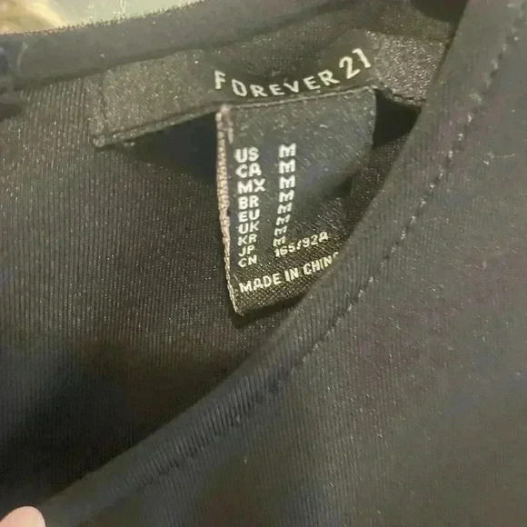 Forever 21 black crop top with belt tie around waist - Picture 3 of 3